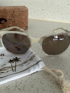 Costa Isla Woman’s Sunglasses